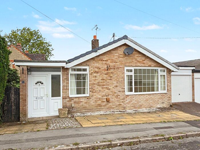 3 Bedroom Bungalow For Sale In Hillwood Close, Warminster, BA12
