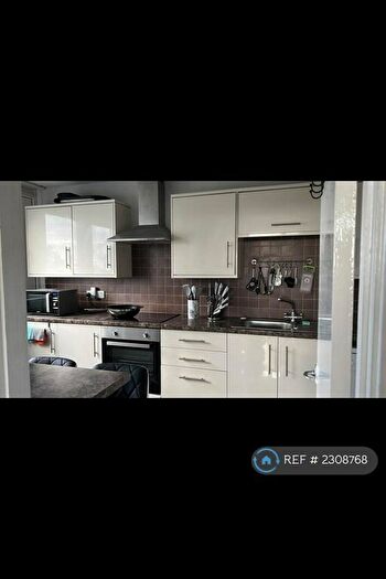 2 Bedroom Flat To Rent In Kendal Tower, Birmingham, B17