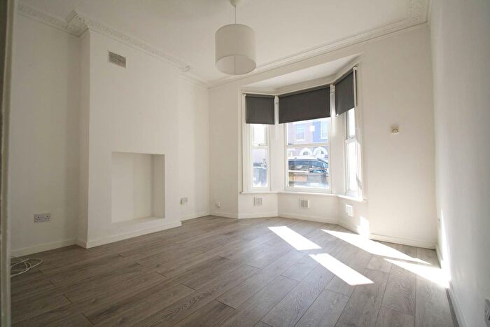 1 Bedroom Flat To Rent In Carmichael Road, London, SE25