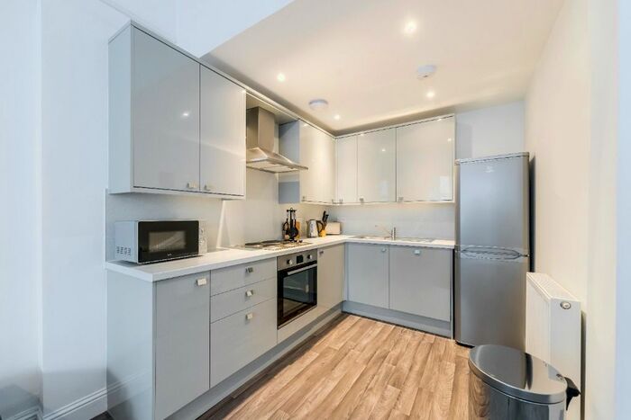 3 Bedroom Flat To Rent In Bruntsfield Avenue, Bruntsfield, Edinburgh, EH10