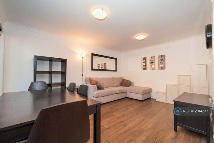 2 Bedroom Flat To Rent In Bywater Place, London, SE16