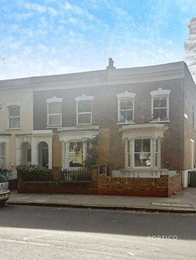 2 Bedroom Flat To Rent In Portway, London, E15