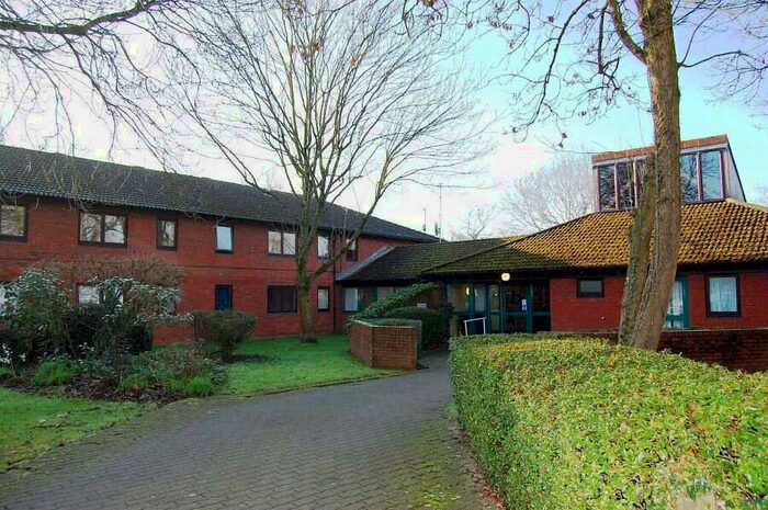 Flat To Rent In Stanshawes Drive, BS37