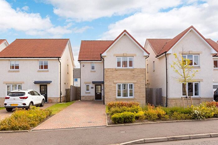 3 Bedroom Property For Sale In Templar Crescent, Kirkliston, EH29