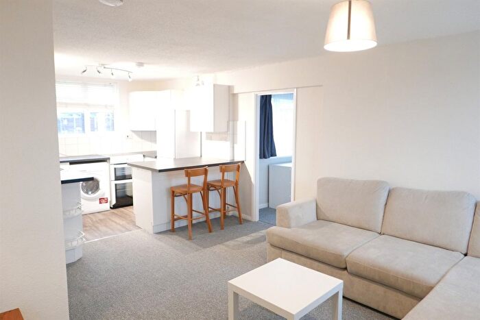 1 Bedroom Flat To Rent In Henley-On-Thames, RG9