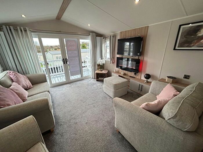 2 Bedroom Park Home For Sale In Dartmouth Road, Paignton, TQ4