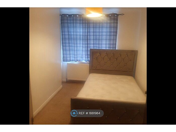 1 Bedroom Flat To Rent In Southend Arterial Road, Romford, RM11