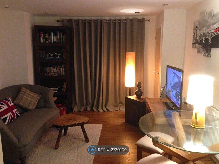 2 Bedroom Flat To Rent In Todd Close, Borehamwood, WD6