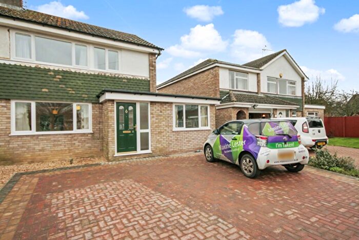 4 Bedroom Semi-Detached House To Rent In Warren Road, St Ives, Cambs, PE27