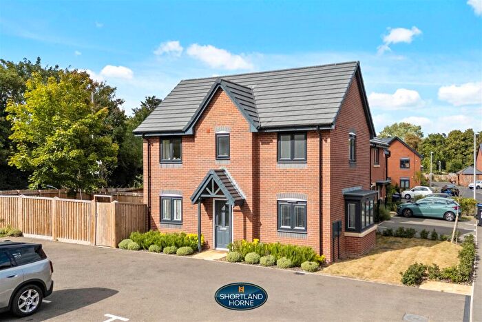 3 Bedroom Detached House For Sale In Jones Road, Warwick, CV34