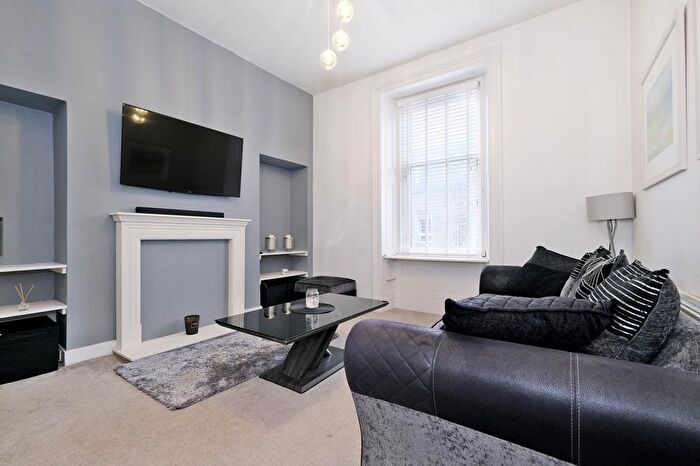 2 Bedroom Flat To Rent In Granton Place, First Floor, AB10