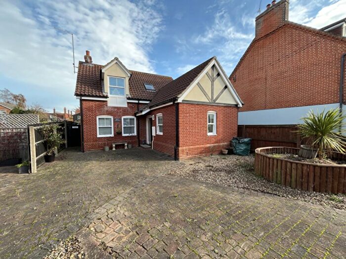 3 Bedroom Chalet For Sale In The Avenue, Trimley St. Mary, IP11