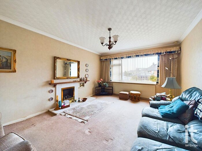 3 Bedroom Detached Bungalow For Sale In Manifold Drive, High Lane, Stockport, SK6