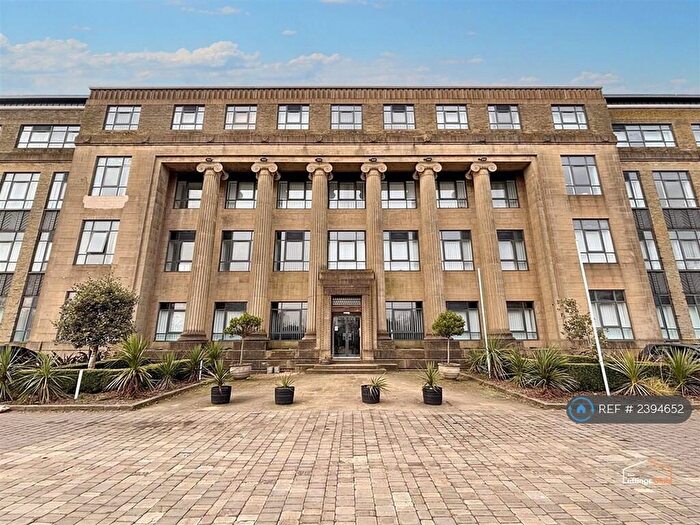 1 Bedroom Flat To Rent In Card House, Bradford, BD9