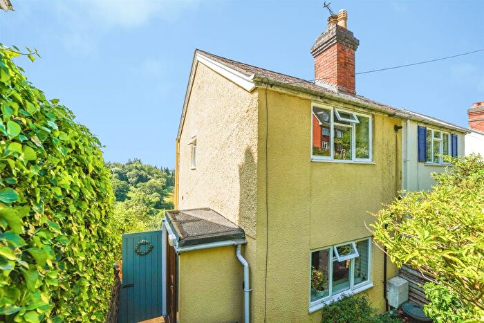2 Bedroom Semi-detached House For Sale In West Malvern Road, Malvern, WR14