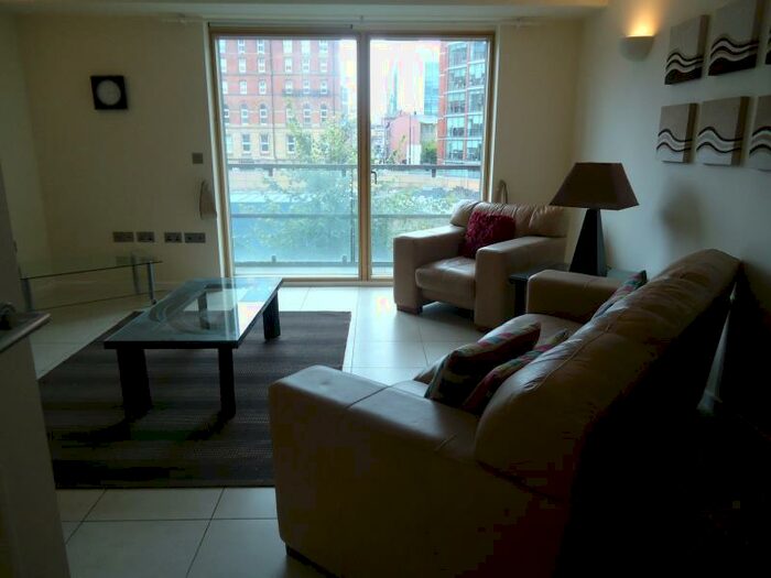 3 Bedroom Apartment To Rent In Central Quarter, LS1