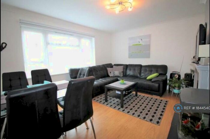 2 Bedroom Flat To Rent In Wellstead Road, London, E6