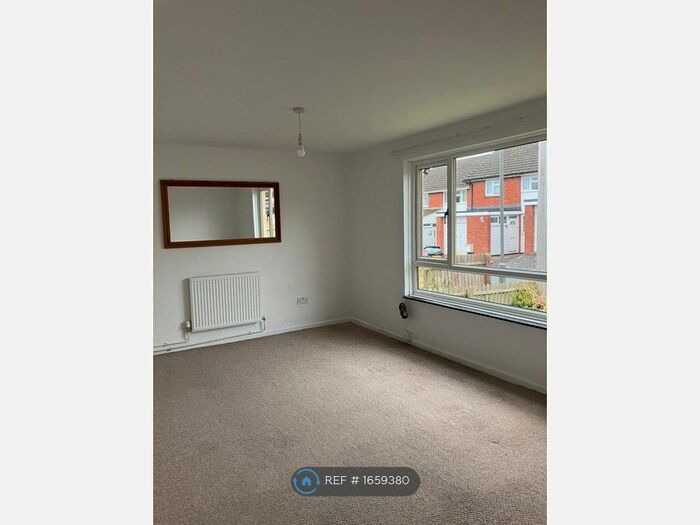 2 Bedroom Flat To Rent In Grenville Road, Buckingham, MK18