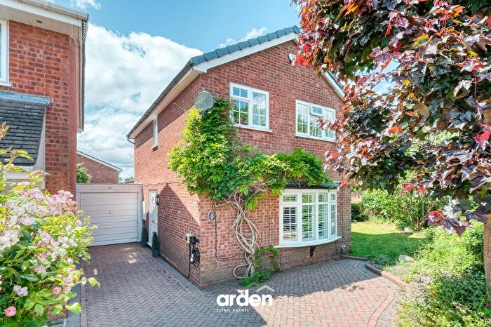 3 Bedroom Detached House For Sale In Hollyberry Close, Redditch, B98