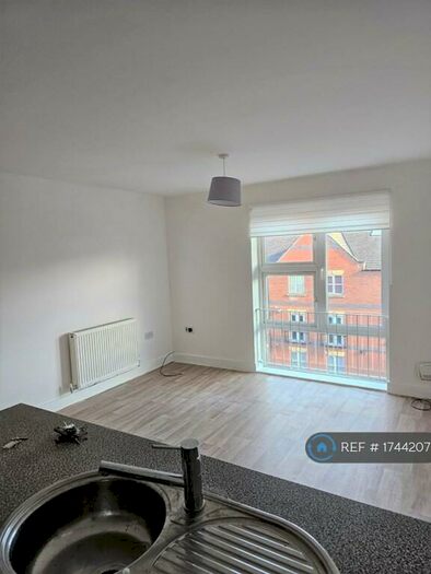 2 Bedroom Flat To Rent In Reed Street, Hull, HU2