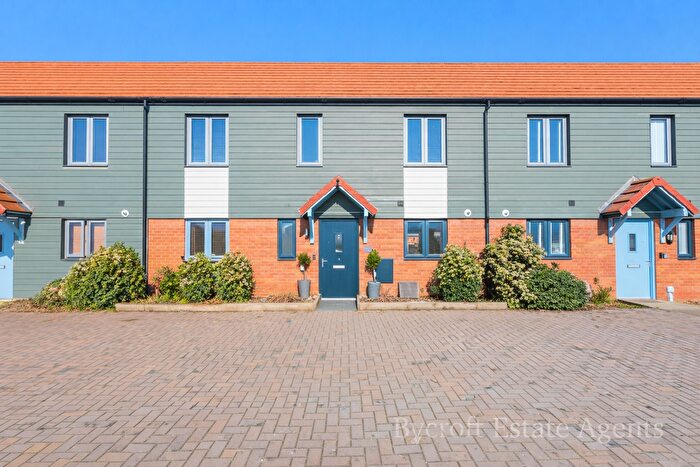 3 Bedroom Terraced House For Sale In Emerald Close, Bradwell, NR31