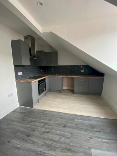 1 Bedroom Flat To Rent In High Street, Barry, Vale Of Glamorgan CF62