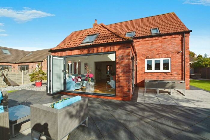 4 Bedroom Detached House For Sale In Old School Yard, Messingham, DN17
