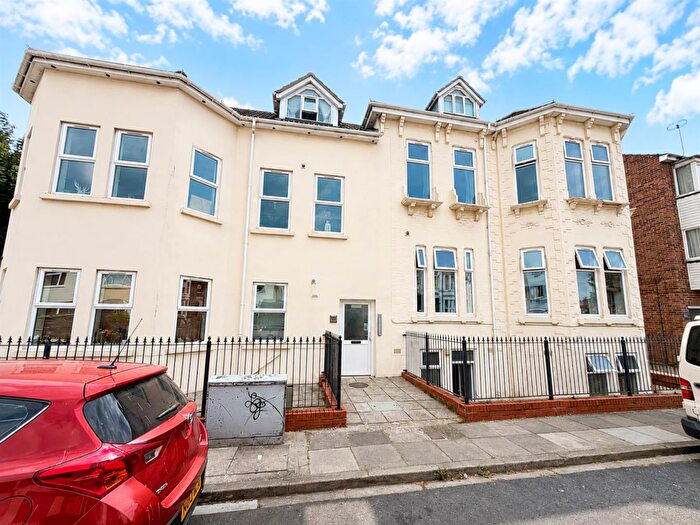2 Bedroom Maisonette To Rent In St Ronans Road, Southsea, PO4