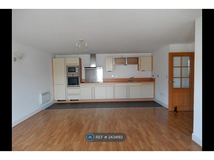 1 Bedroom Flat To Rent In The Canalside, Portsmouth, PO1