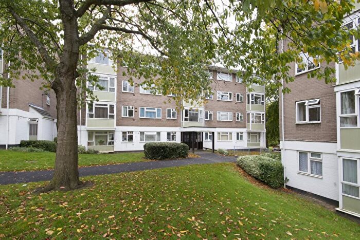 2 Bedroom Apartment To Rent In Southfield Park, East Oxford, OX4