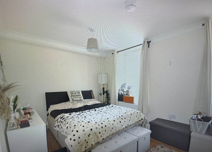 1 Bedroom Block Of Flats To Rent In Staines Road, Hounslow, TW3