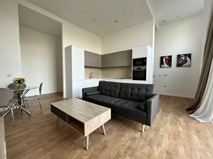 2 Bedroom Flat To Rent In Grove Street, Deptford, SE8