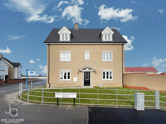 4 Bedroom Detached House For Sale In Heather Honey Mews, Tiptree, CO5