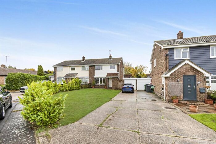 3 Bedroom Semi-Detached House For Sale In Barryfields, Shalford, Braintree, CM7