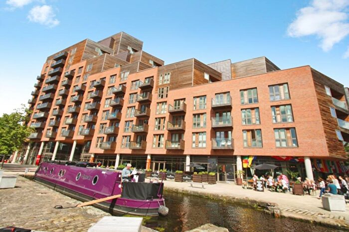 2 Bedroom Flat To Rent In Wharf Approach, Leeds, West Yorkshire, LS1