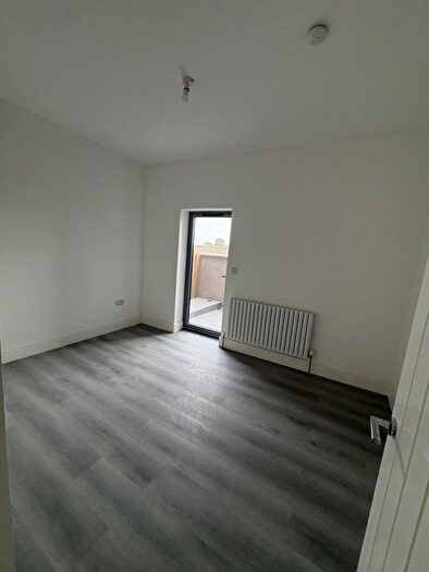 3 Bedroom Flat To Rent In London, E7