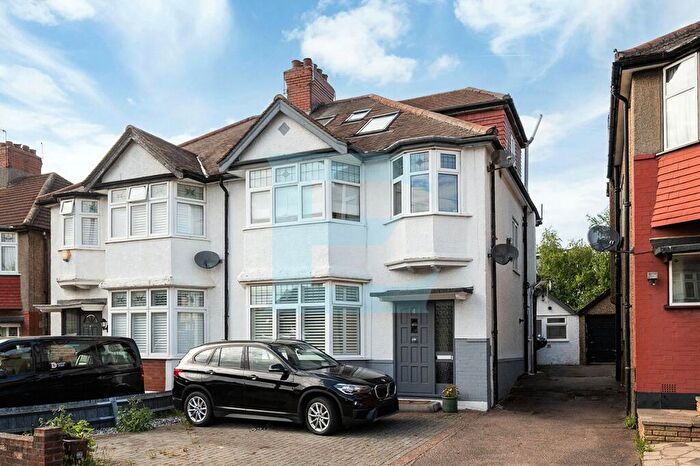 3 Bedroom Apartment For Sale In Tithe Close, Mill Hill, London, NW7