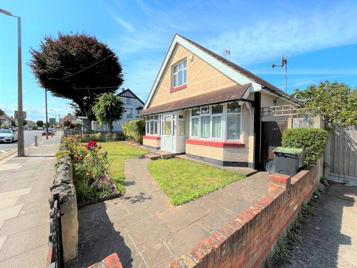 4 Bedroom Detached House To Rent In Hamstel Road, Southend-On-Sea, SS2