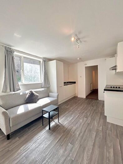 2 Bedroom Apartment To Rent In Woodville Road, Cardiff(City), CF24