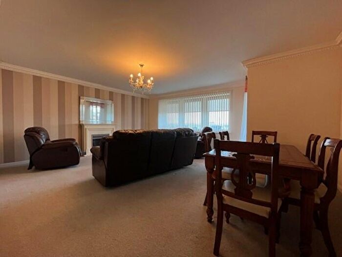 2 Bedroom Flat To Rent In Argyll View, Skelmorlie, PA17