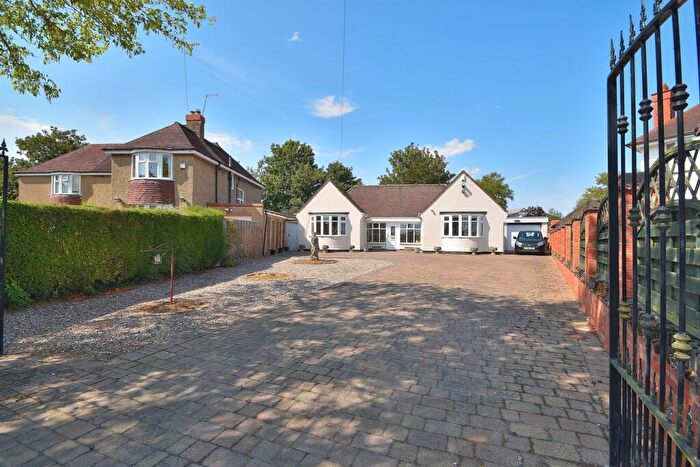 4 Bedroom Detached Bungalow For Sale In Glenville, Northampton, NN3
