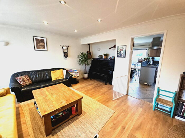 3 Bedroom End Of Terrace House For Sale In High Street, Arlesey, SG15