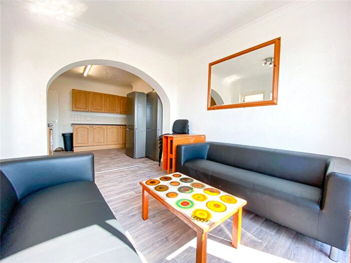 5 Bedroom Semi-Detached House To Rent In Crayford Road, Brighton, BN2