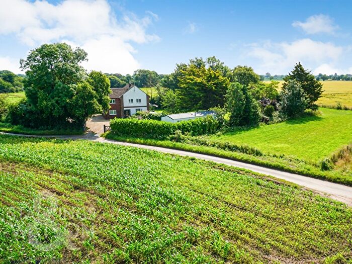 5 Bedroom Detached House For Sale In Reynolds Lane, Potter Heigham, Great Yarmouth, NR29
