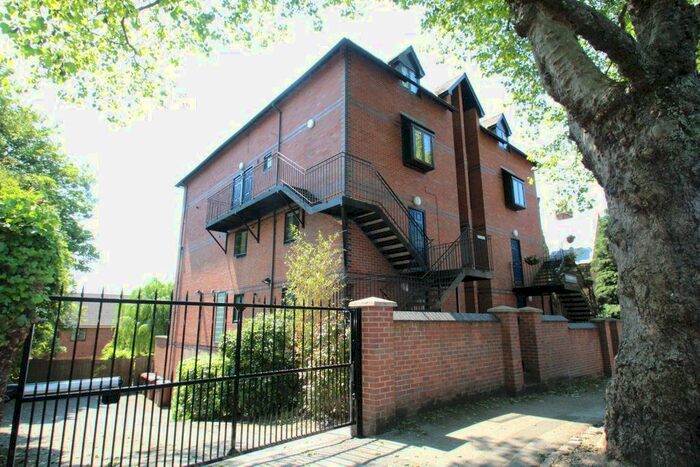 2 Bedroom Flat To Rent In Cavendish Place, Cavendish Crescent South, NG7