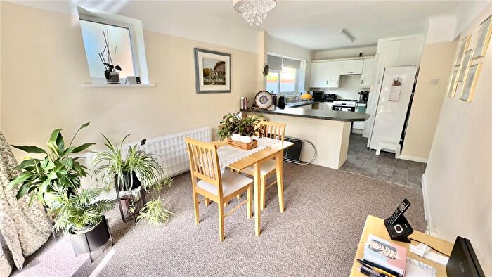 2 Bedroom Apartment For Sale In York Avenue, West Kirby, Wirral, Merseyside, CH48