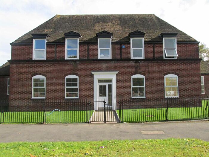 2 Bedroom Flat To Rent In Horseley Road, Tipton, DY4