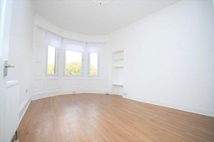 1 Bedroom Flat To Rent In Cumbernauld Road, Bright Bed Unfurnished In Dennistoun, Available //, G31