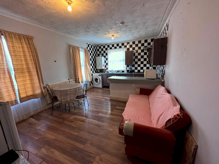 1 Bedroom Flat To Rent In High Road, Leyton, E10