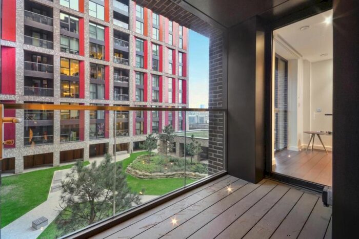 2 Bedroom Flat To Rent In The Residence, Nine Elms, SW11